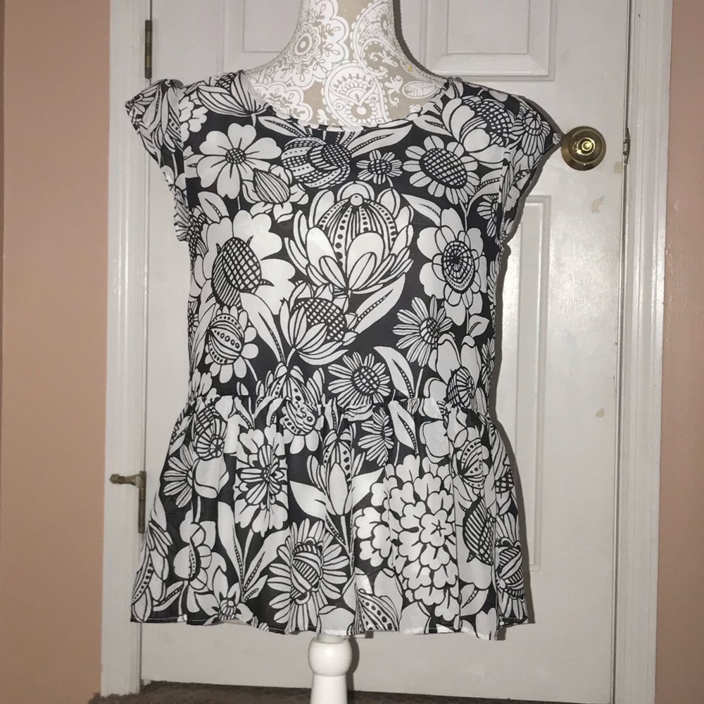 Woman’s Ann Taylor top size XS